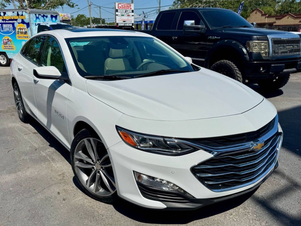 2025 Chevrolet Malibu Image 3