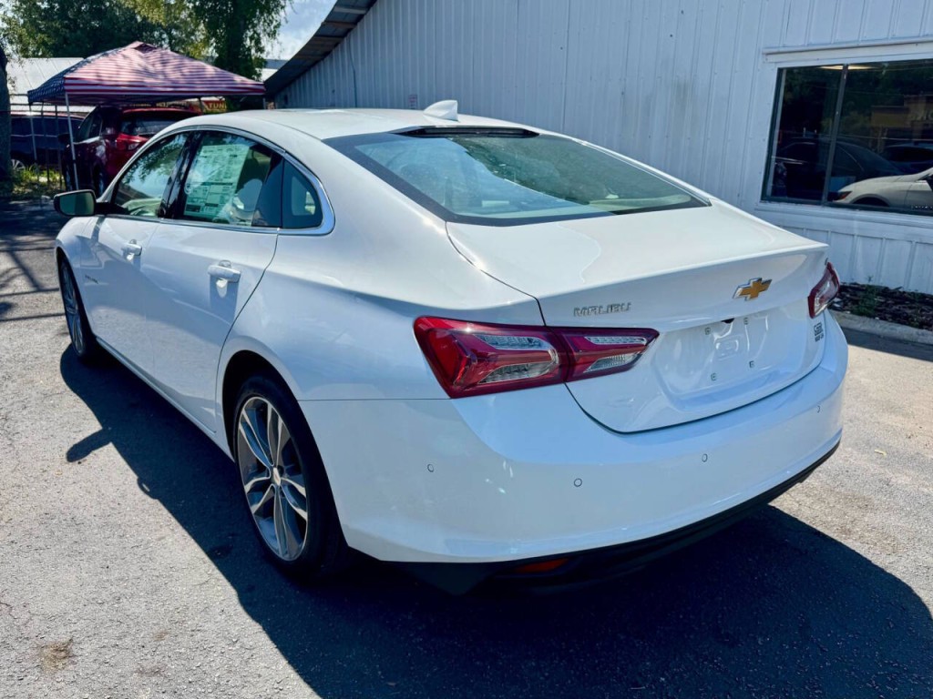 2025 Chevrolet Malibu Image 4