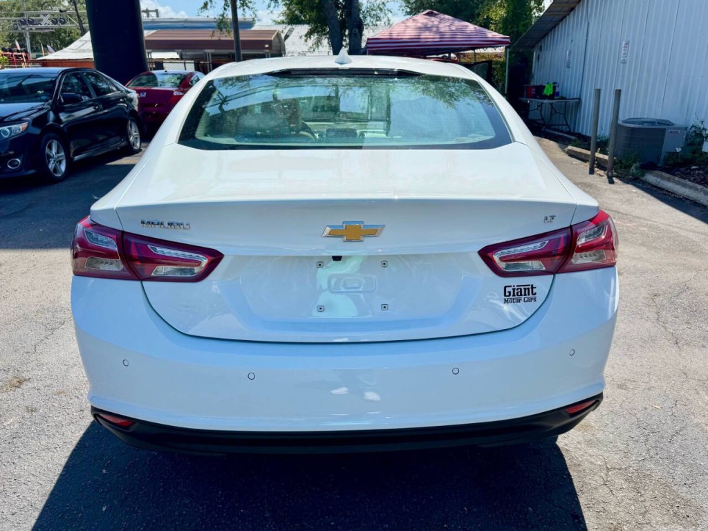2025 Chevrolet Malibu Image 9