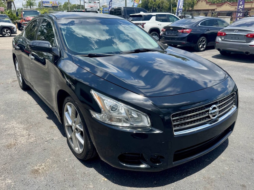 2012 Nissan Maxima Image 10