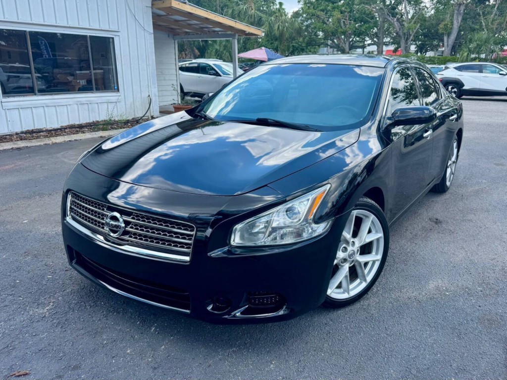 2012 Nissan Maxima Image 2