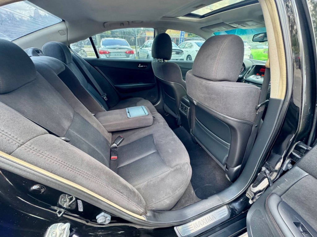 2012 Nissan Maxima Image 13