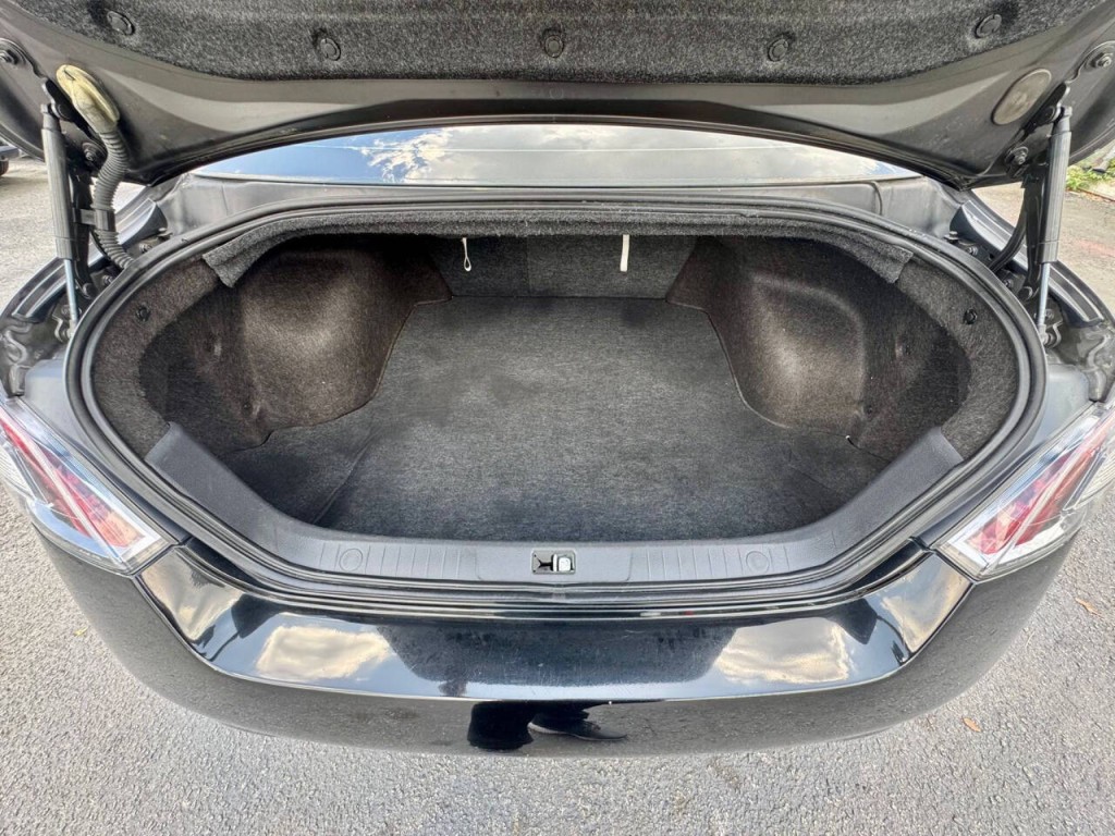 2012 Nissan Maxima Image 18
