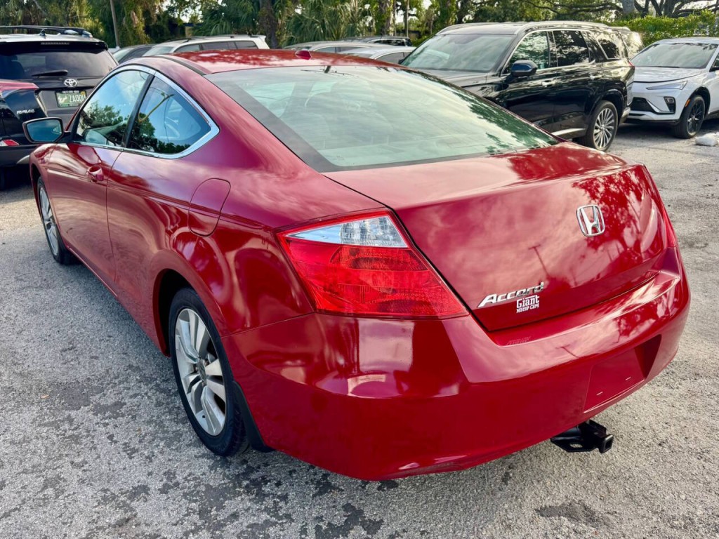 2010 Honda Accord Image 4
