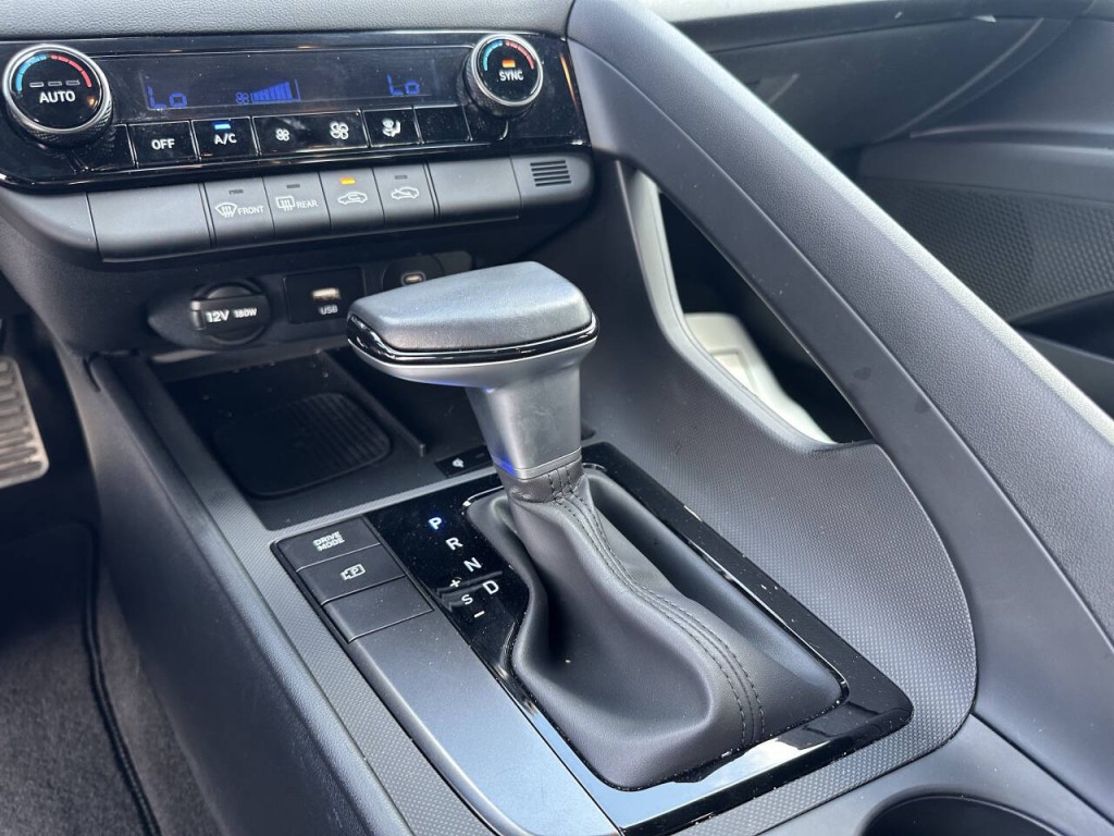 2025 Hyundai Elantra Image 18