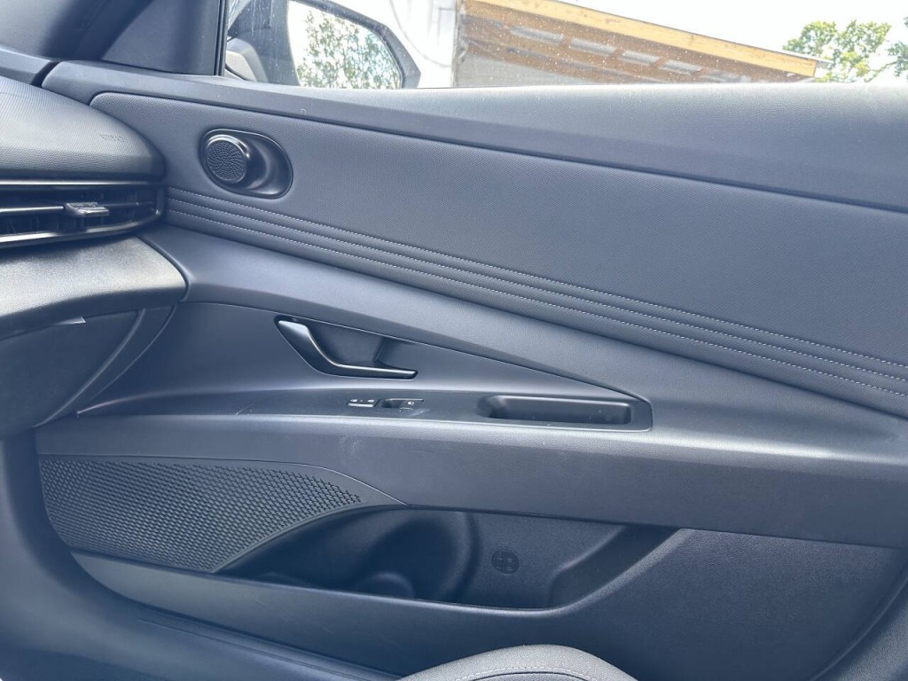 2025 Hyundai Elantra Image 21