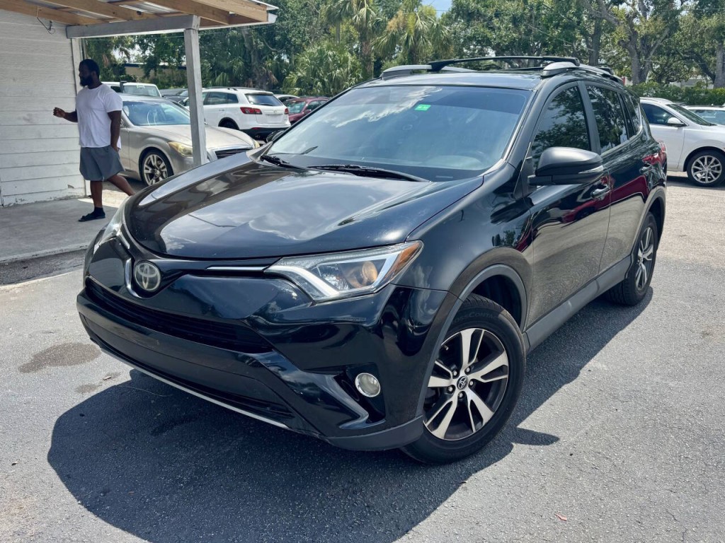 2017 Toyota Rav4 Image 2