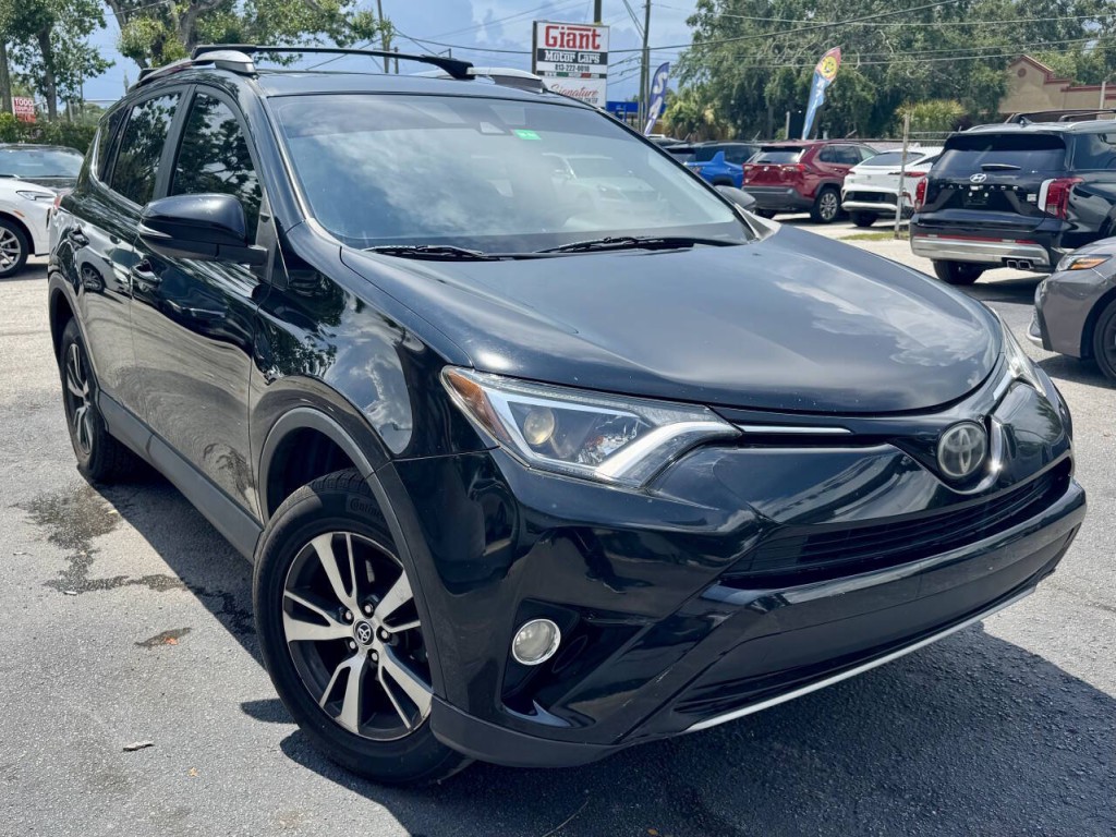 2017 Toyota Rav4 Image 3
