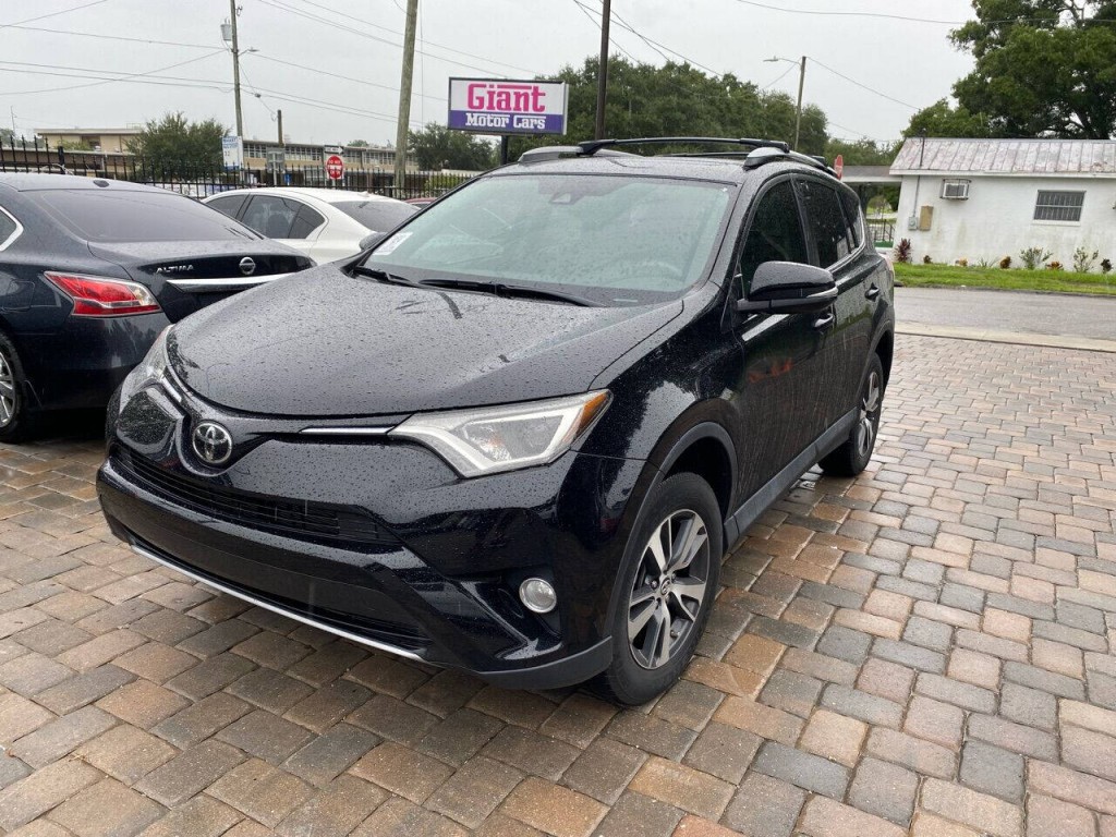 2017 Toyota Rav4 Image 4