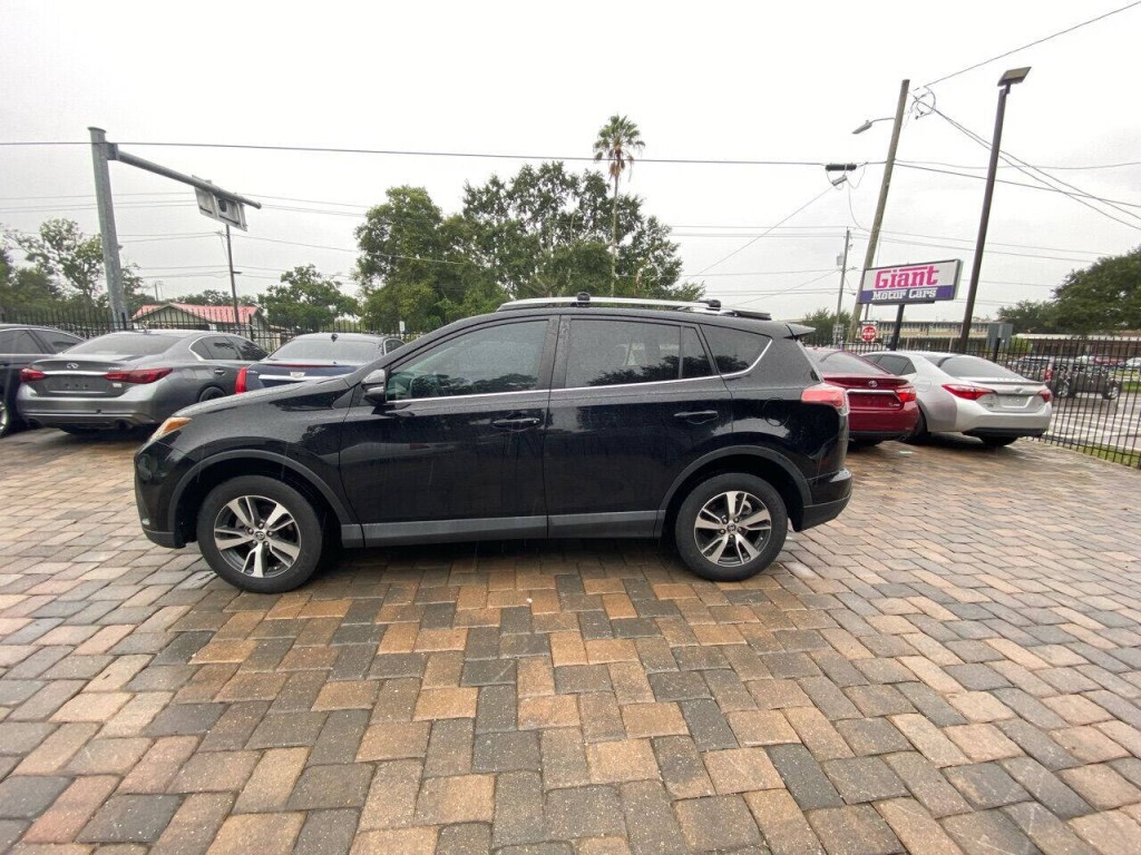 2017 Toyota Rav4 Image 10