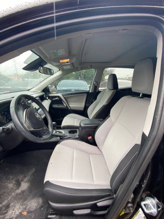 2017 Toyota Rav4 Image 13
