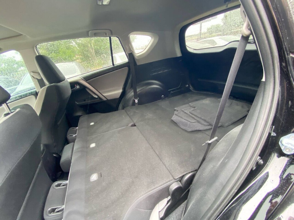 2017 Toyota Rav4 Image 16
