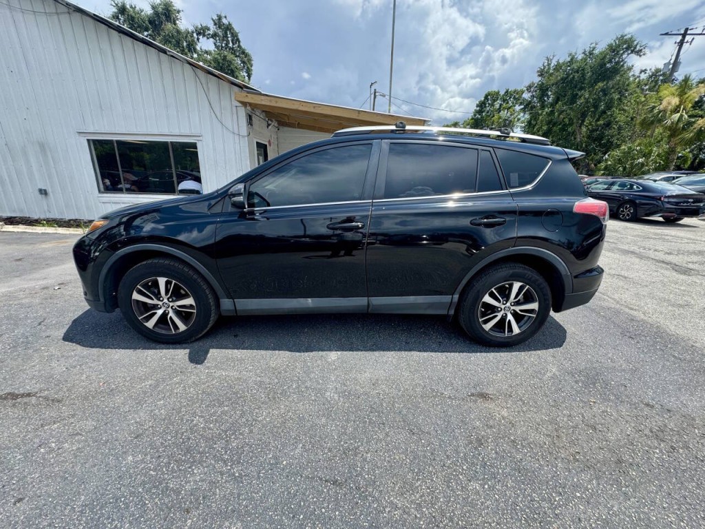 2017 Toyota Rav4 Image 17