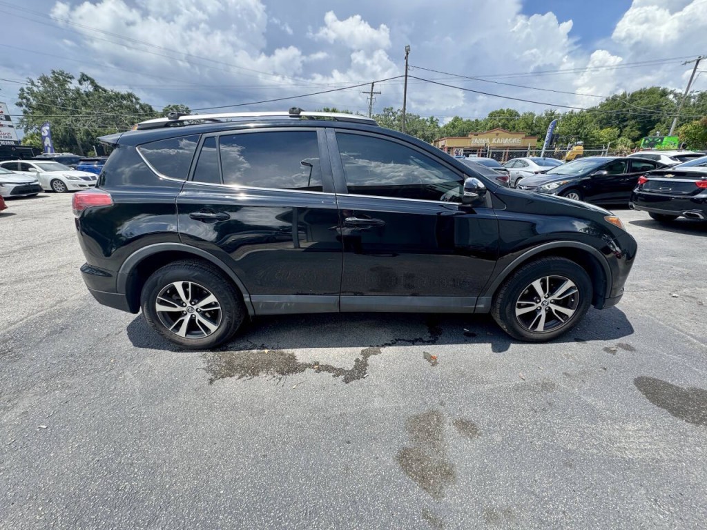 2017 Toyota Rav4 Image 18
