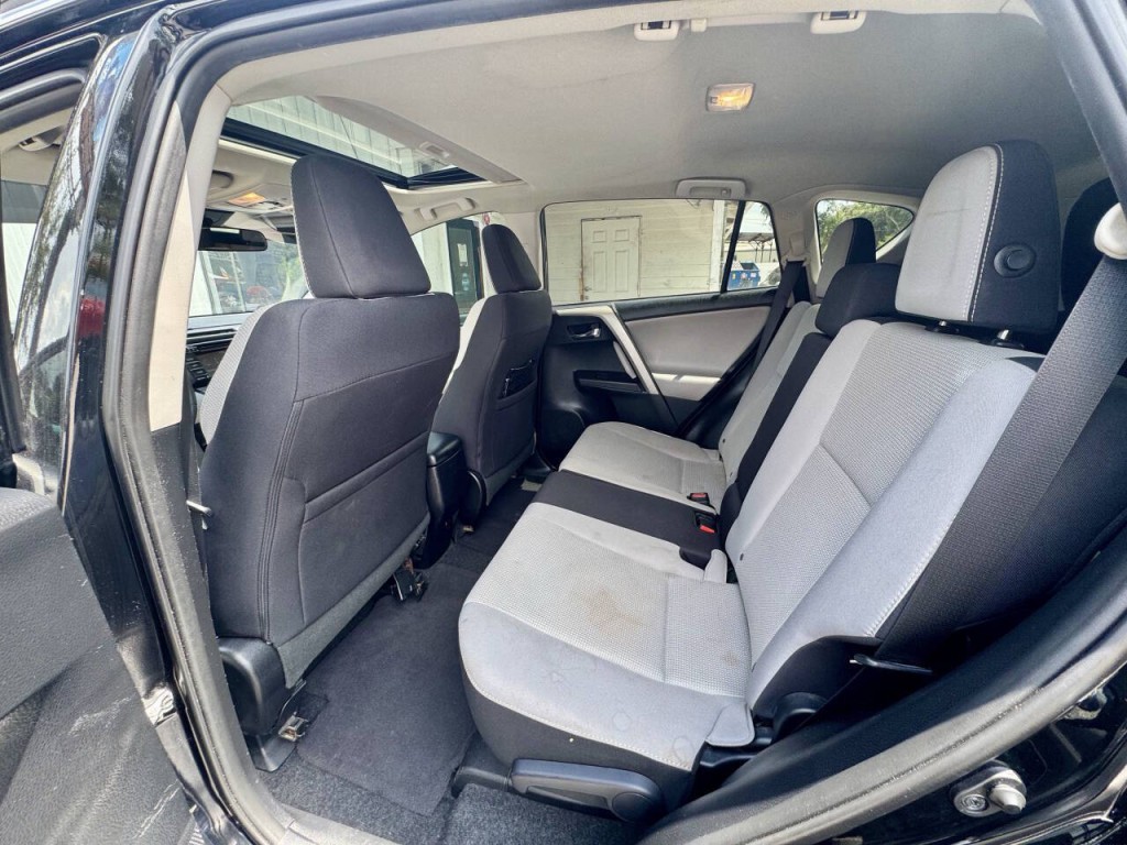2017 Toyota Rav4 Image 24