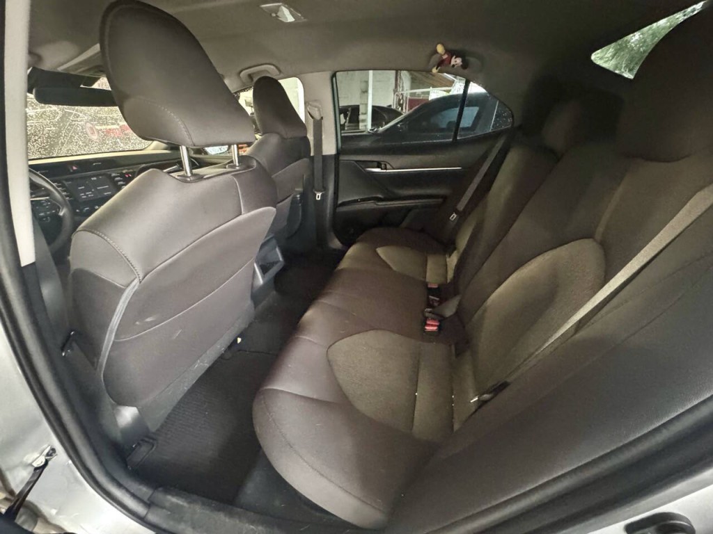2019 Toyota Camry Image 12