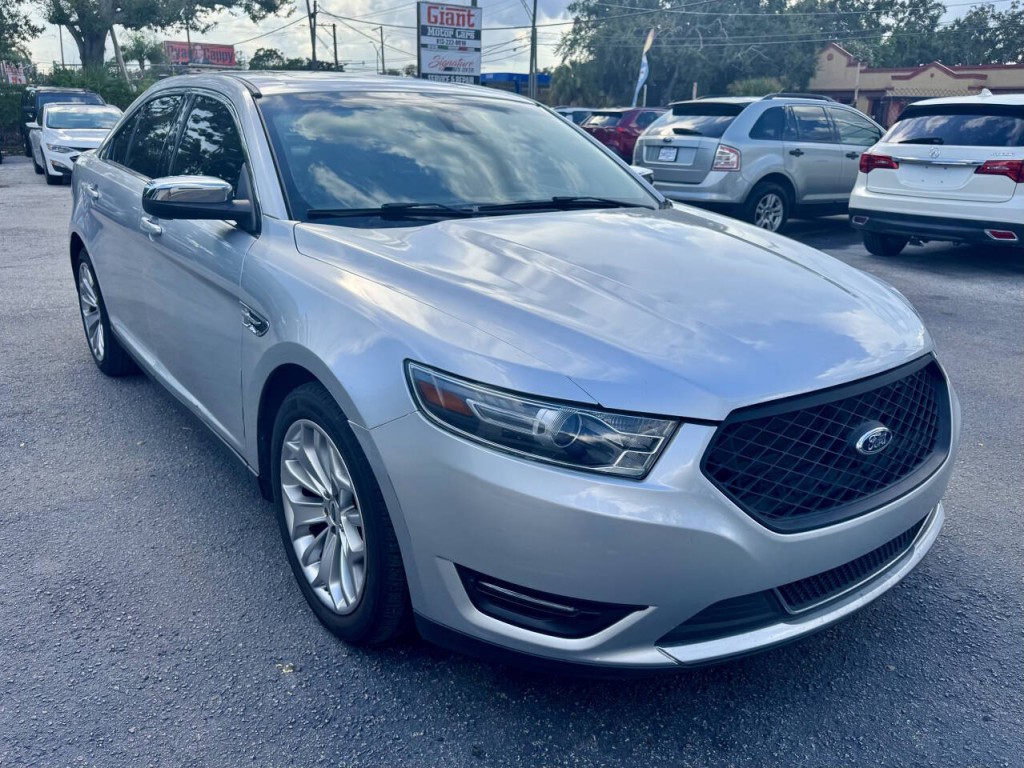 2017 Ford Taurus Image 9