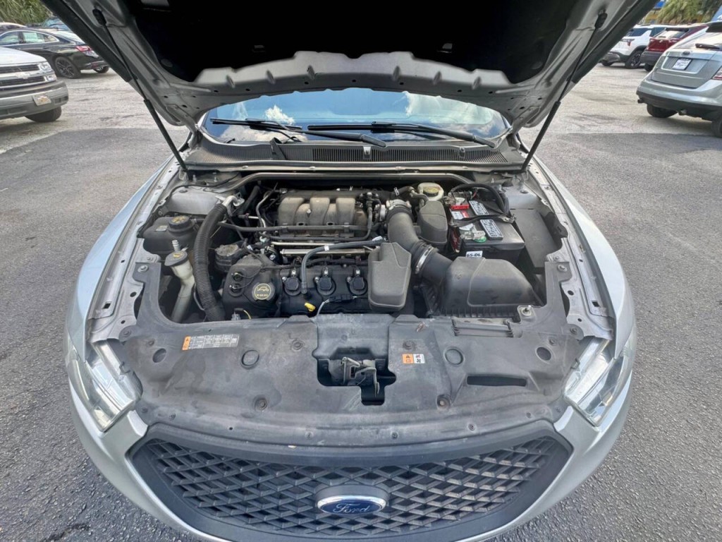 2017 Ford Taurus Image 12