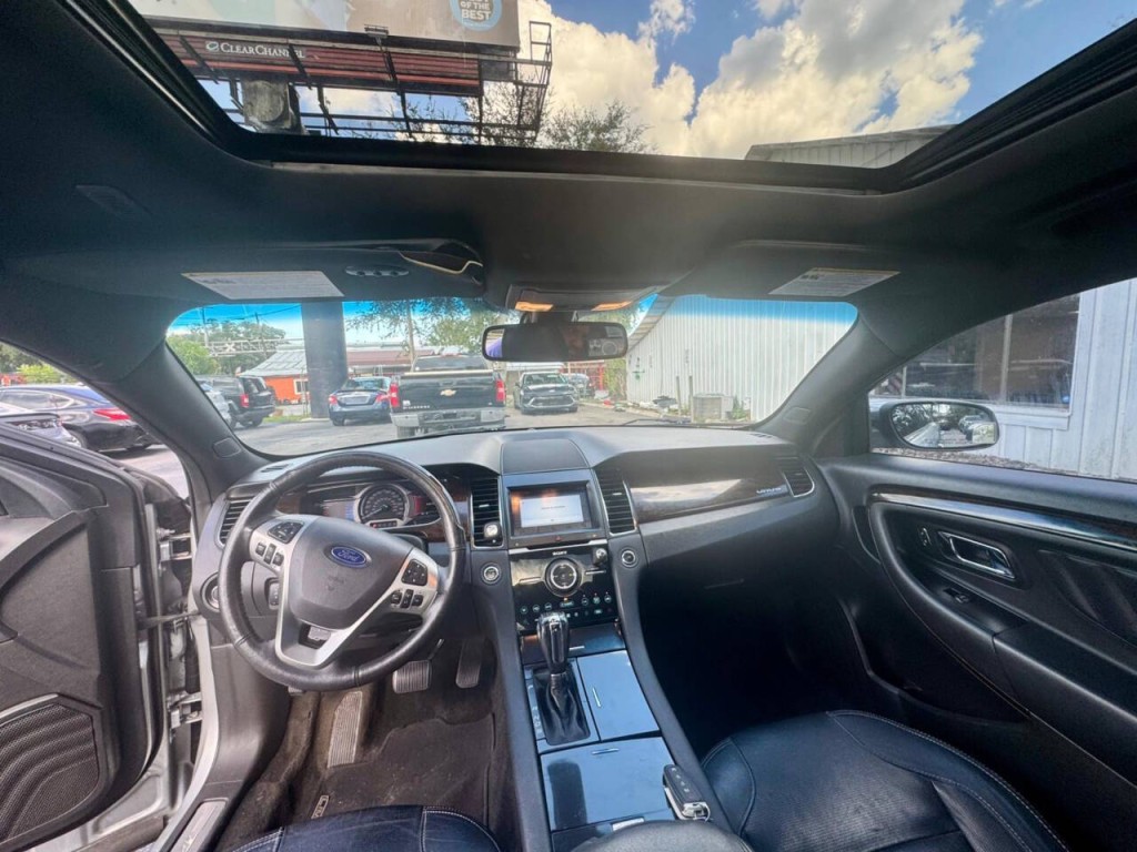 2017 Ford Taurus Image 17