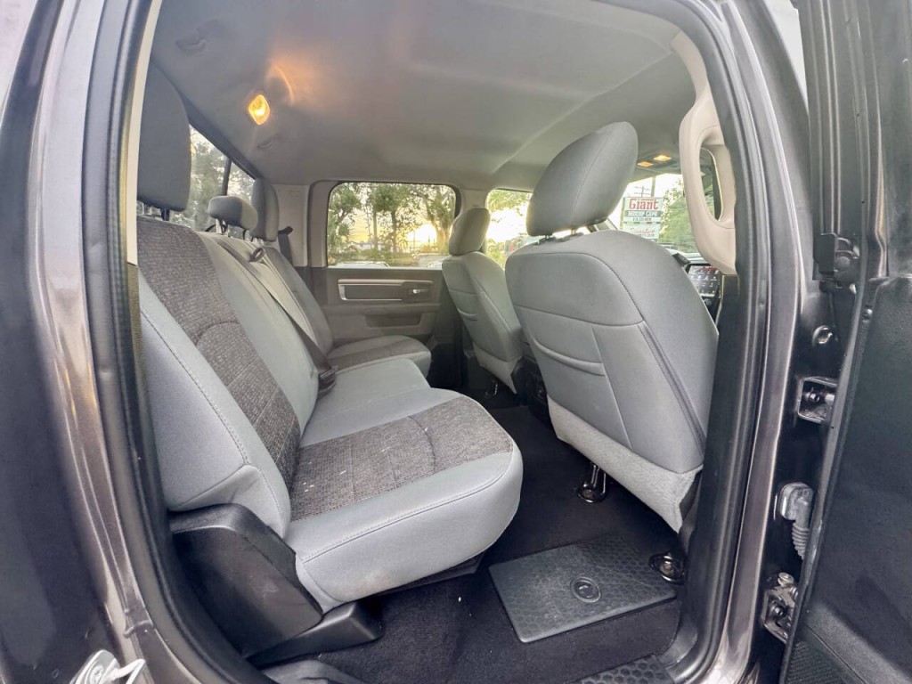2018 RAM 1500 Image 17