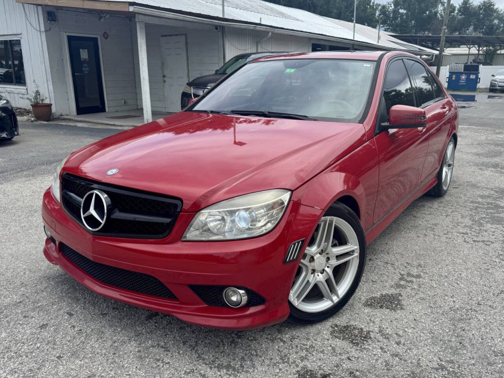 2010 Mercedes-Benz C-Class Image 2