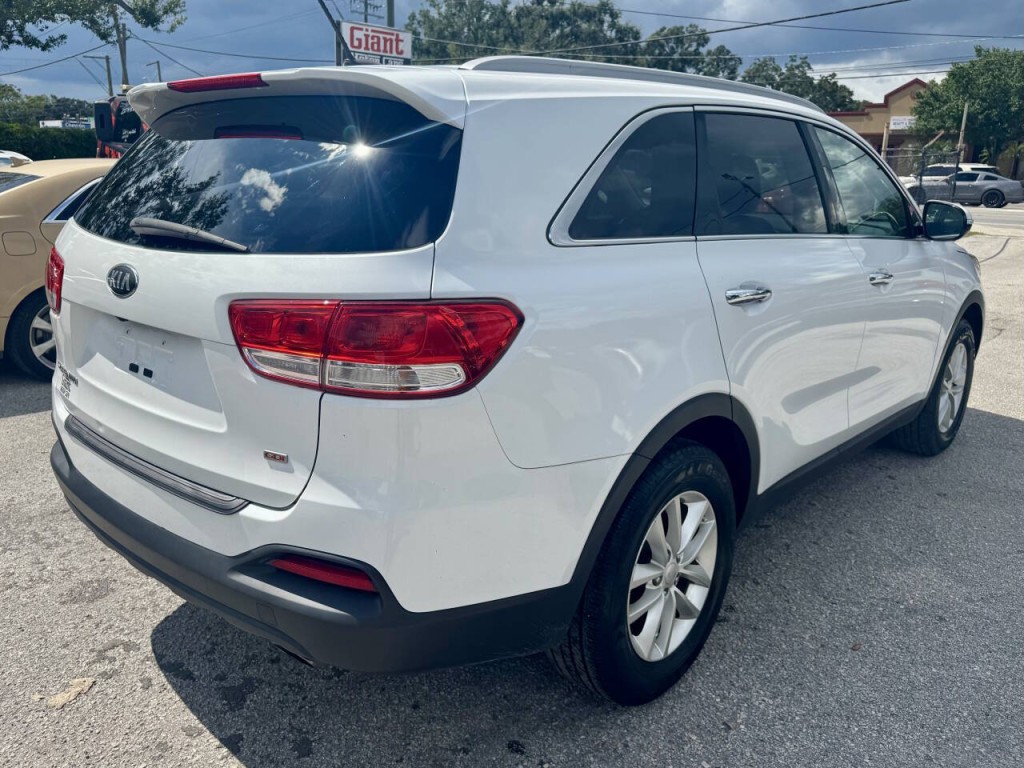 2016 Kia Sorento Image 4