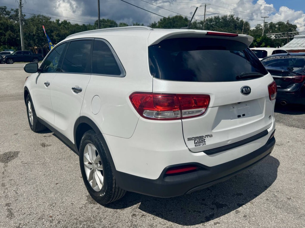 2016 Kia Sorento Image 6
