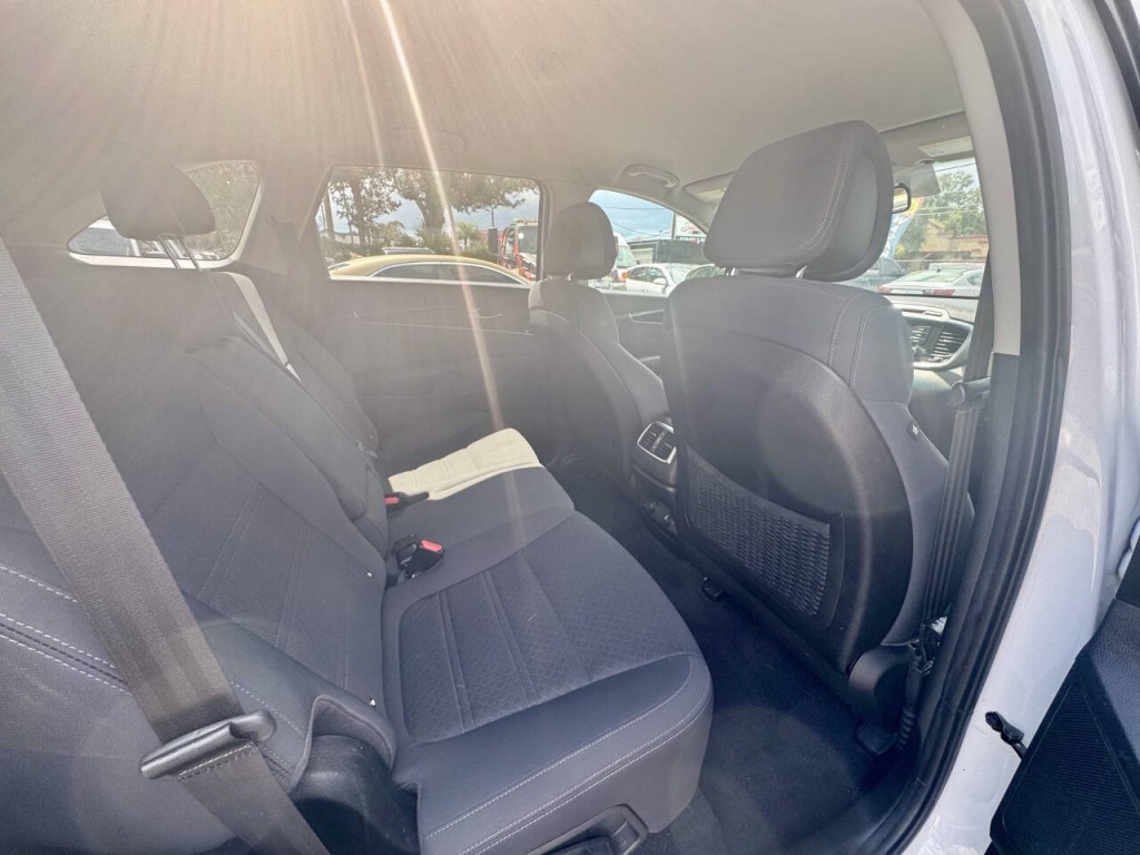 2016 Kia Sorento Image 17