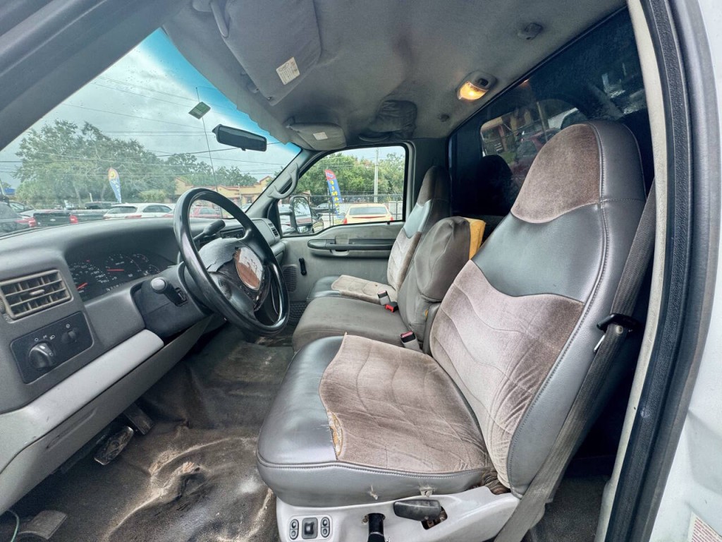 2002 Ford F-350 Image 12