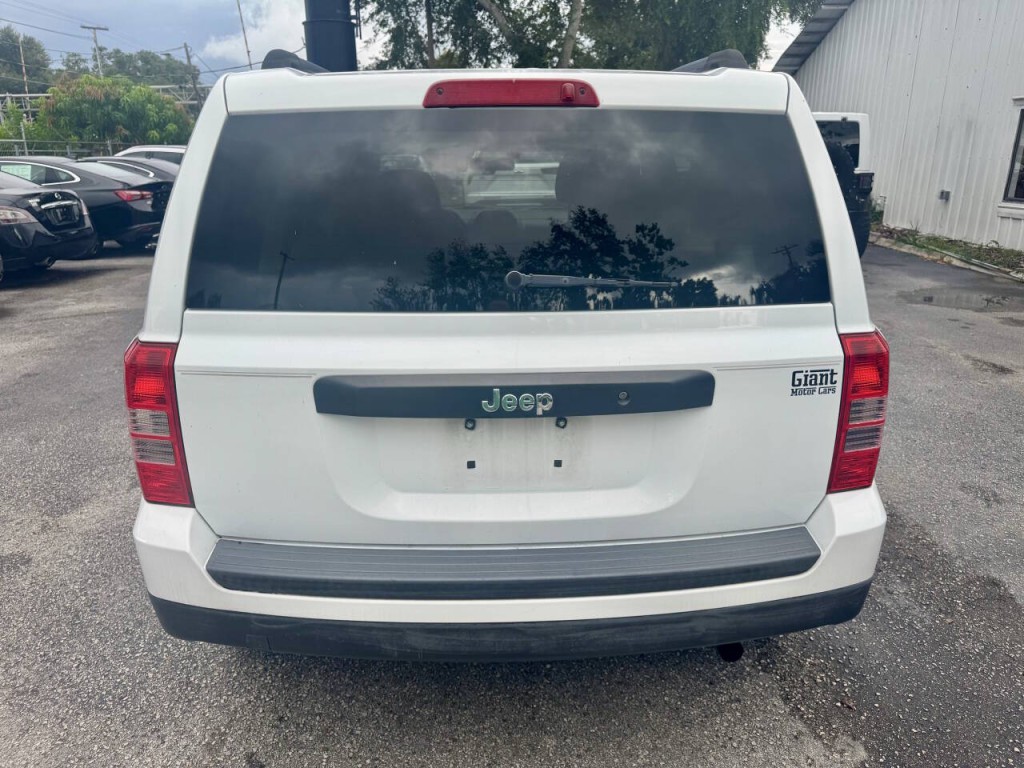 2015 Jeep Patriot Image 9