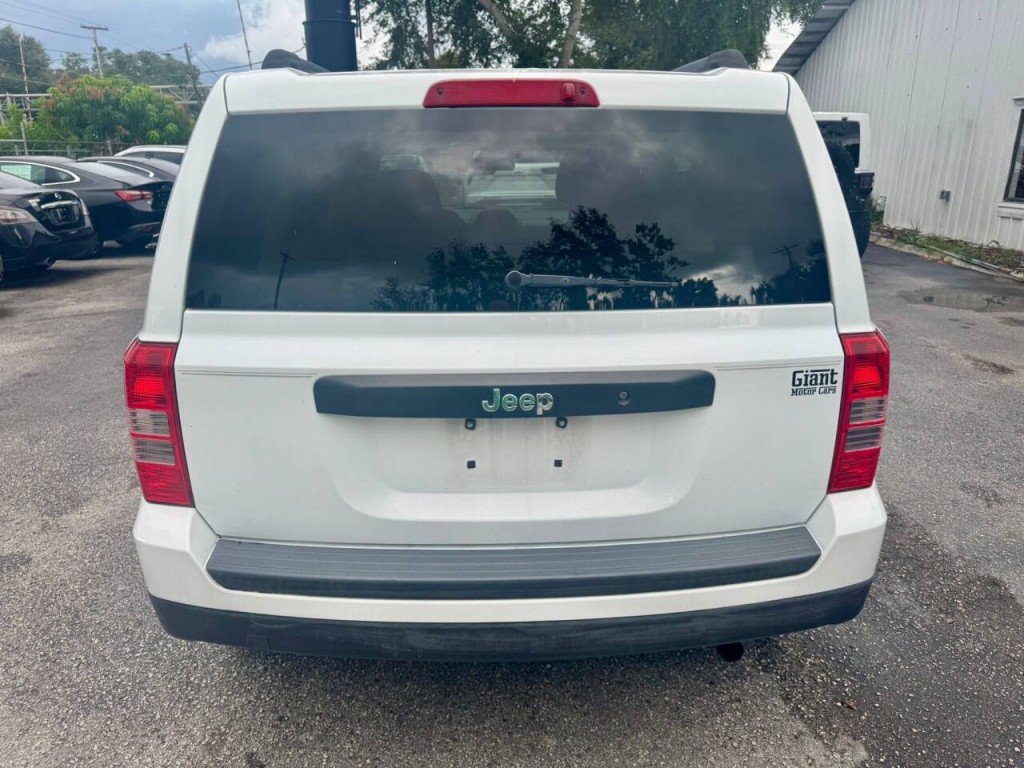 2015 Jeep Patriot Image 9