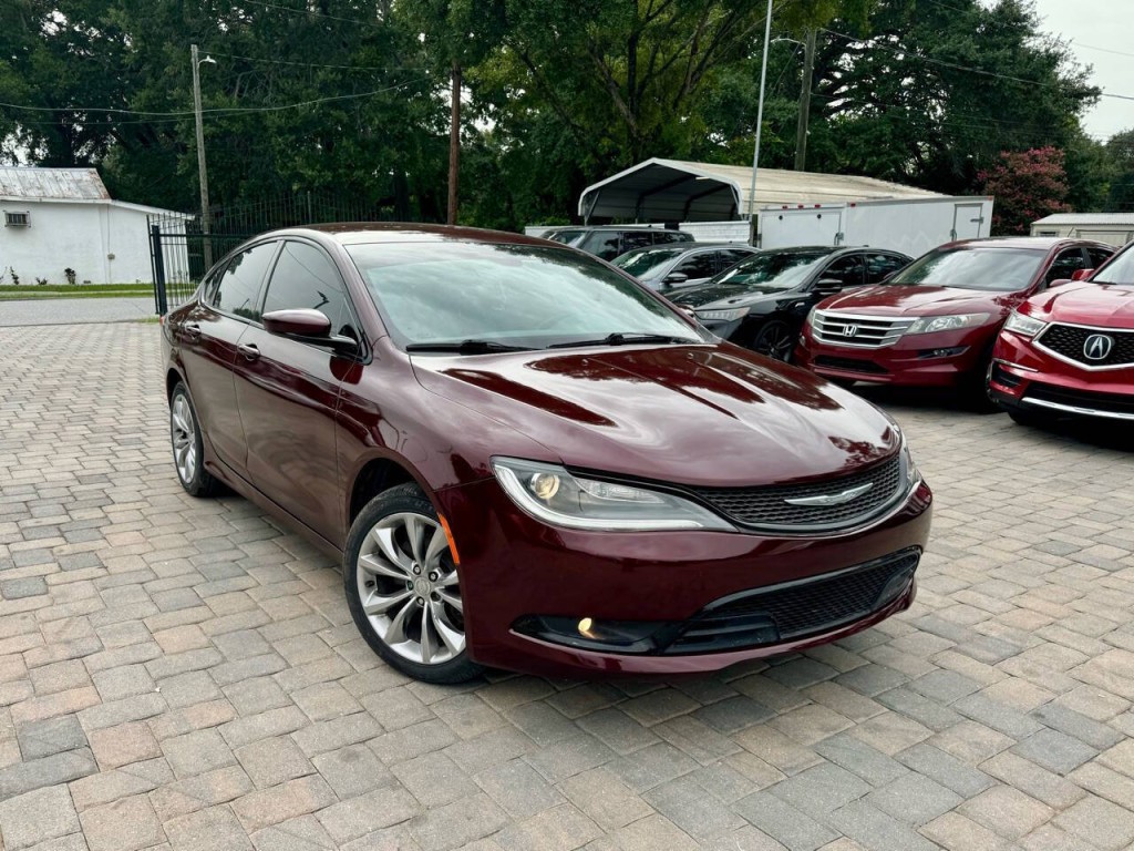 2015 Chrysler 200 Image 3