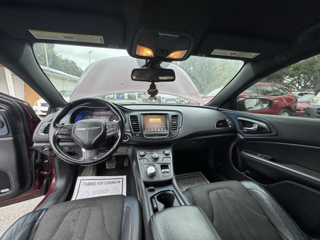 2015 Chrysler 200 Image 14