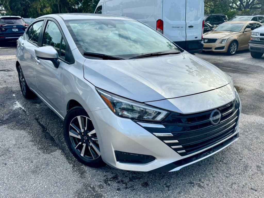 2025 Nissan Versa Image 4