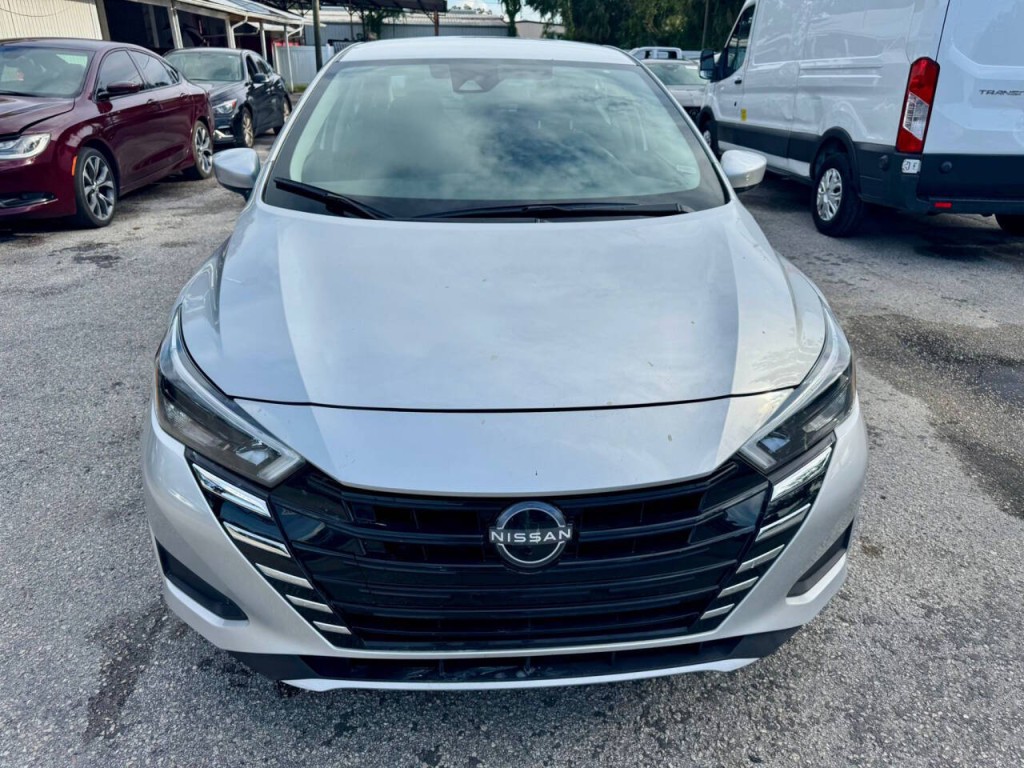 2025 Nissan Versa Image 9