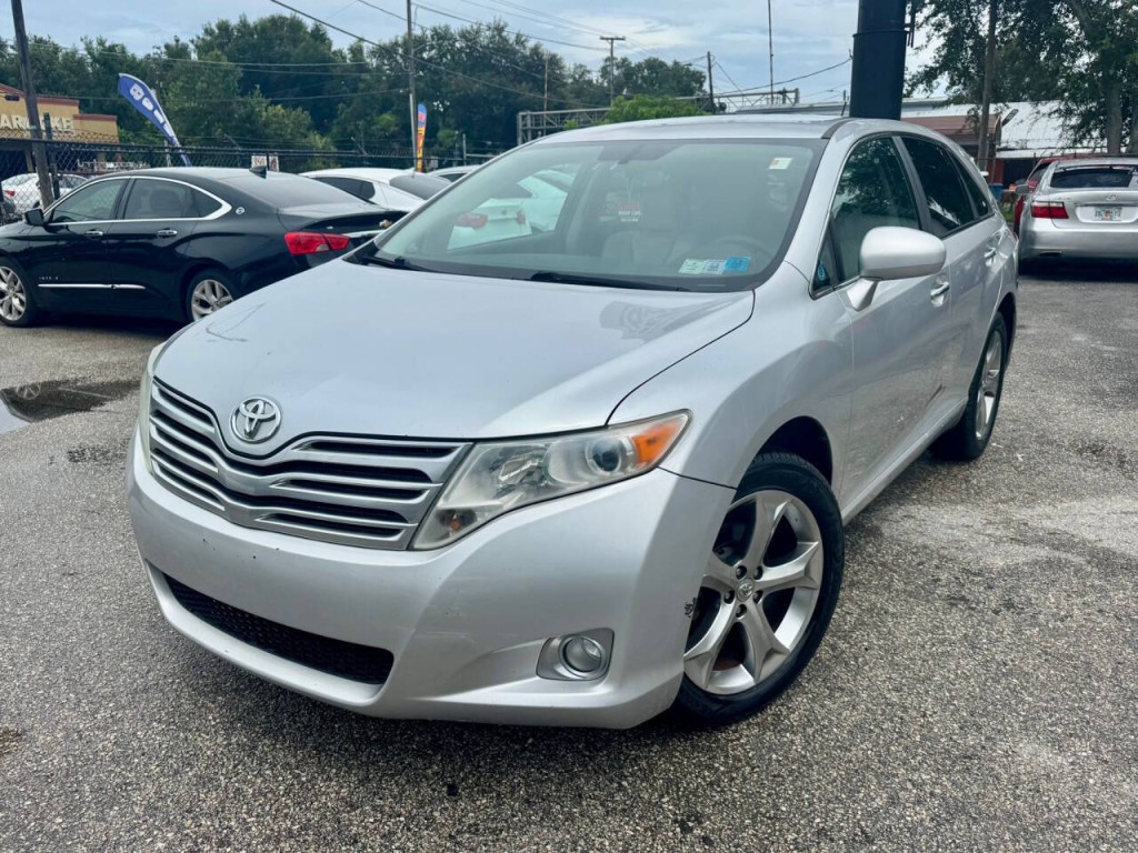 2011 Toyota Venza Image 2