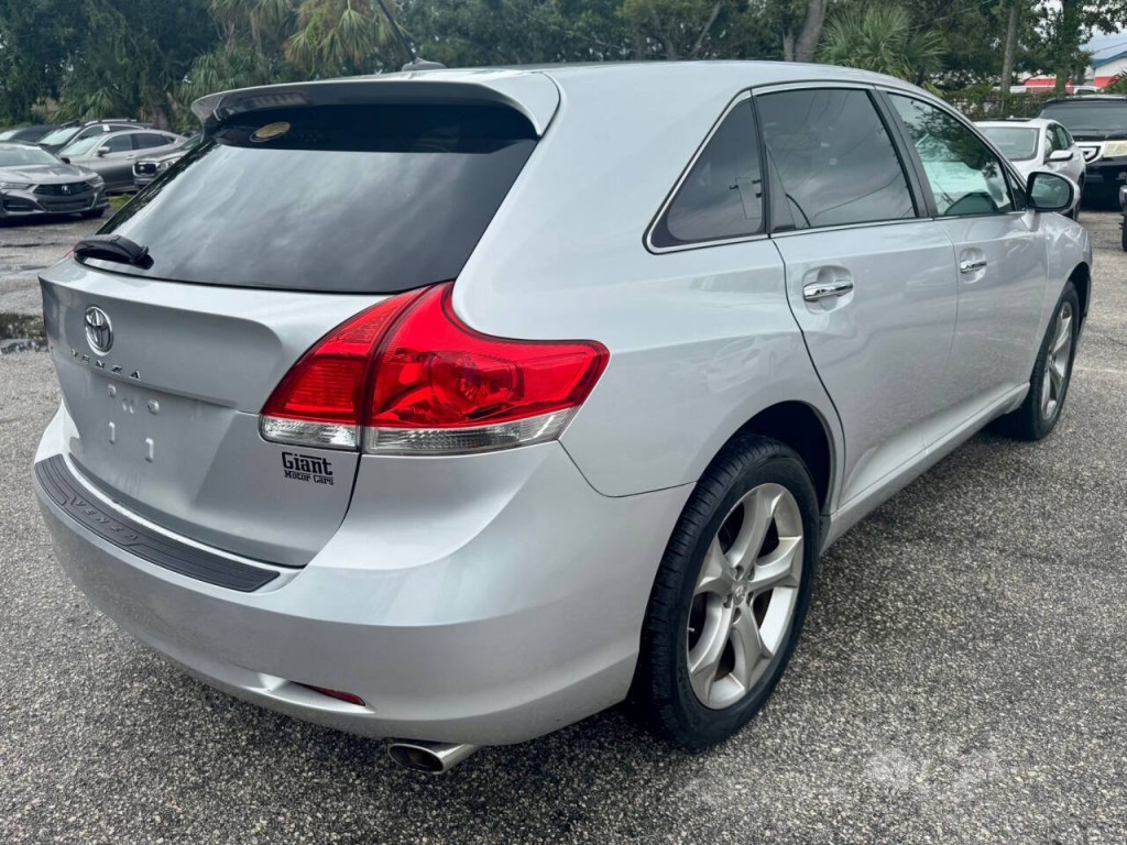 2011 Toyota Venza Image 5