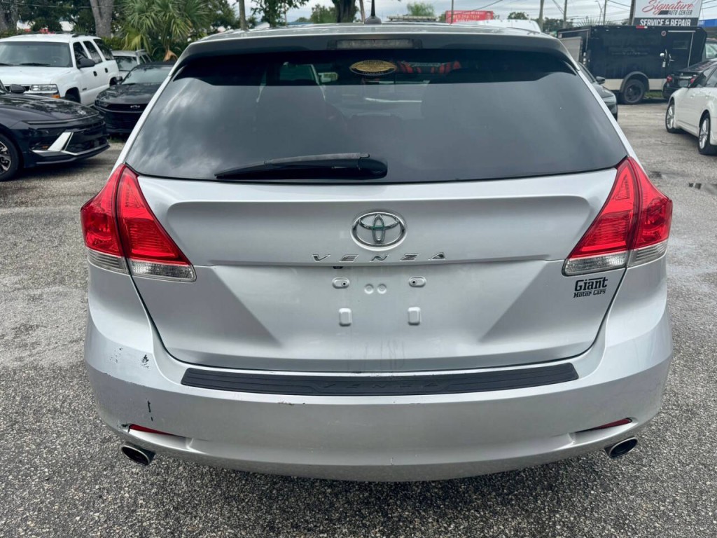2011 Toyota Venza Image 9