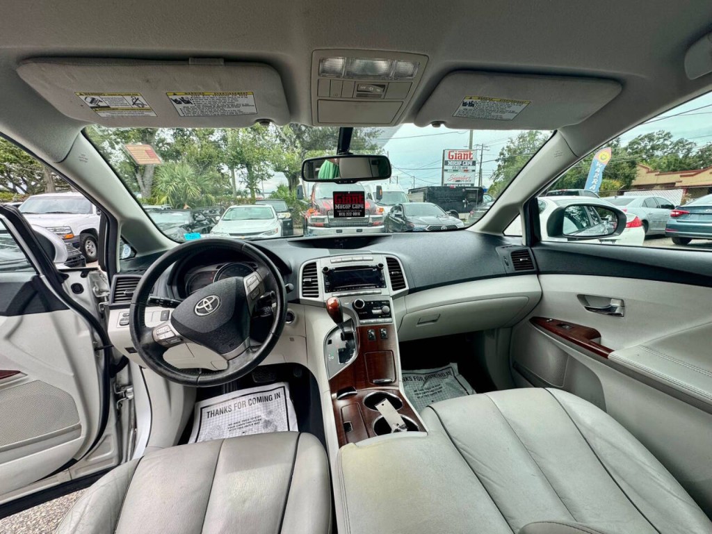 2011 Toyota Venza Image 18