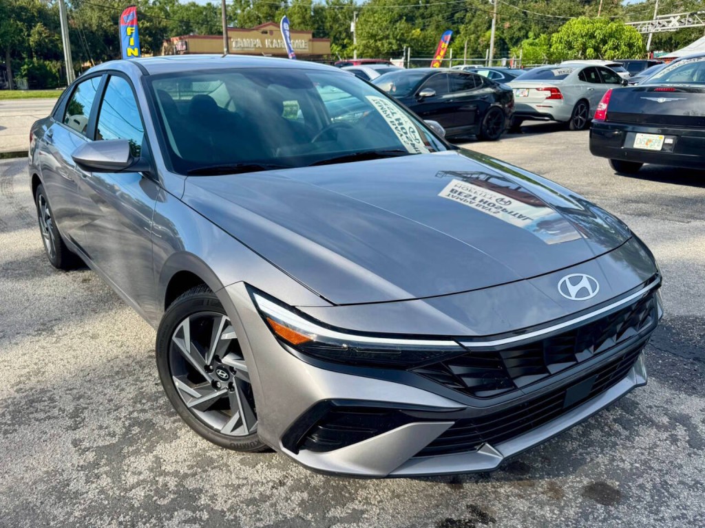 2025 Hyundai Elantra Image 19