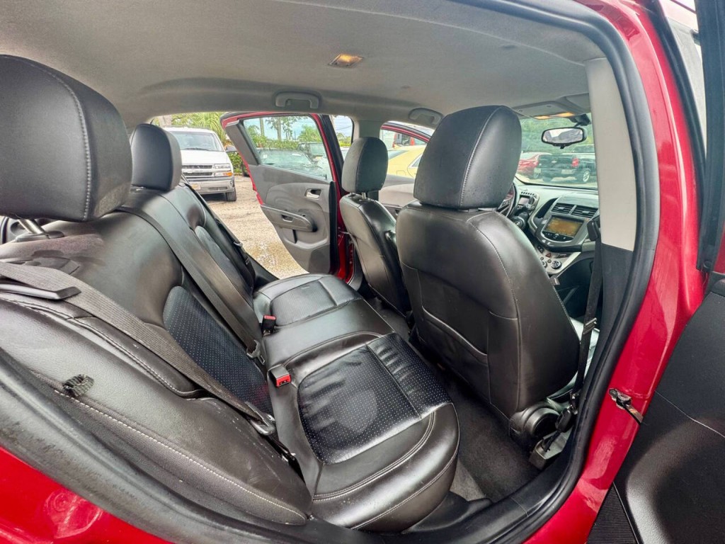 2014 Chevrolet Sonic Image 16
