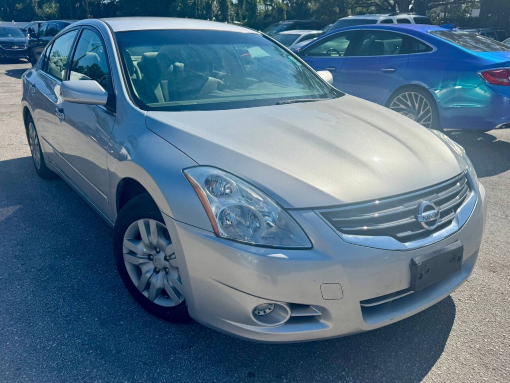 2010 Nissan Altima Image 4