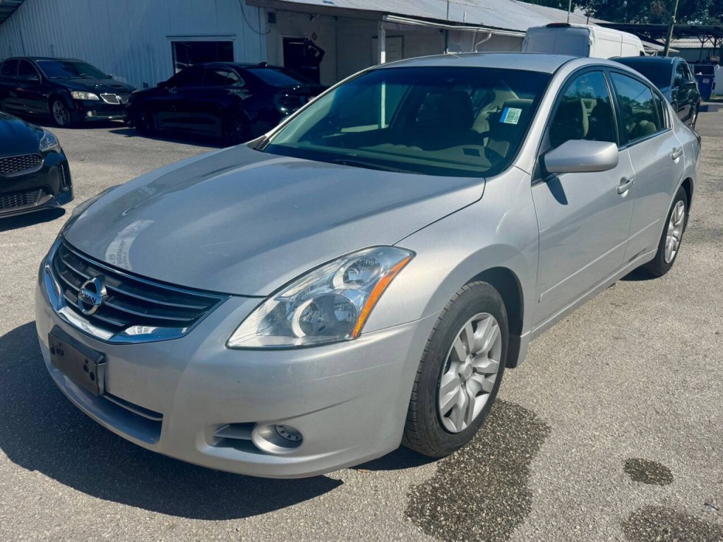 2010 Nissan Altima Image 13
