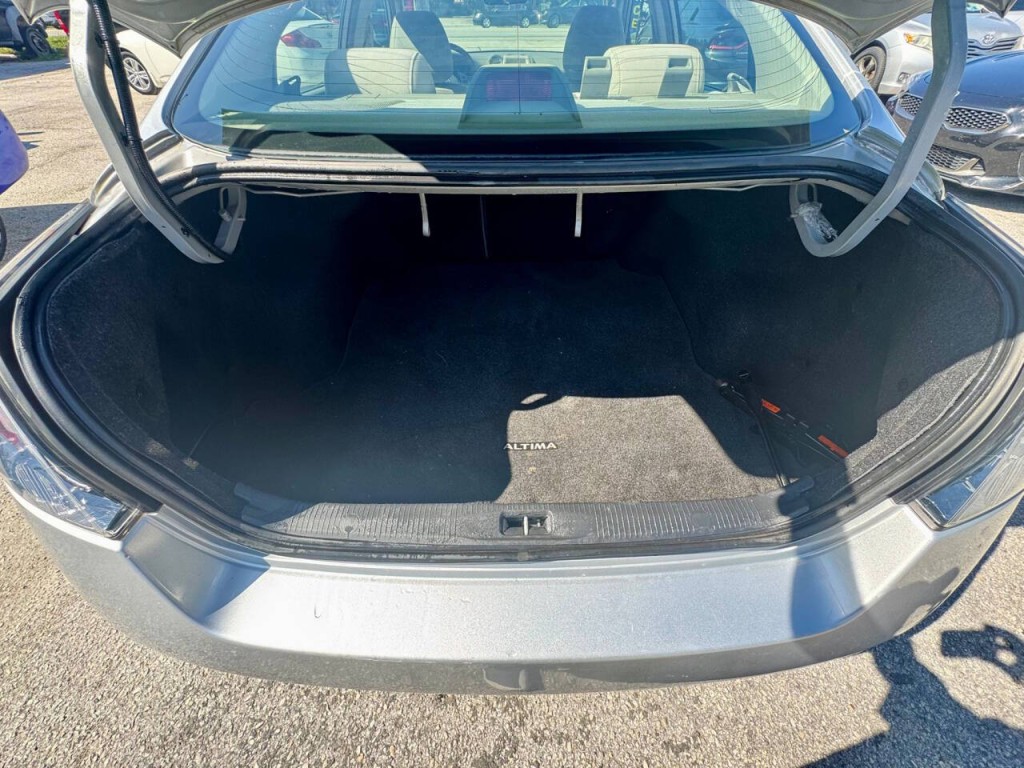 2010 Nissan Altima Image 14