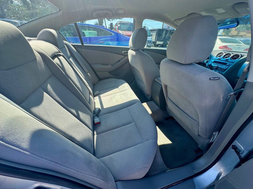 2010 Nissan Altima Image 15