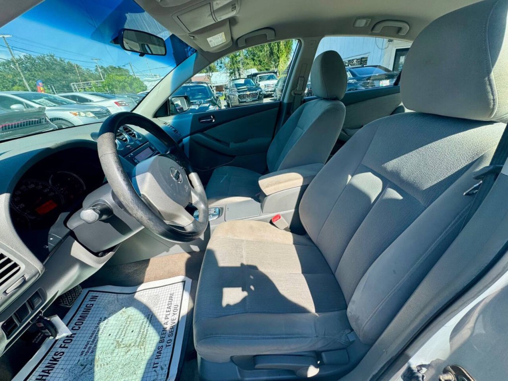 2010 Nissan Altima Image 16