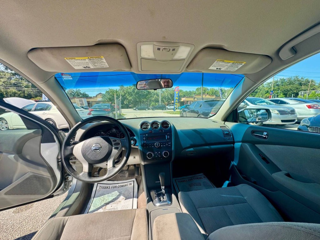 2010 Nissan Altima Image 18