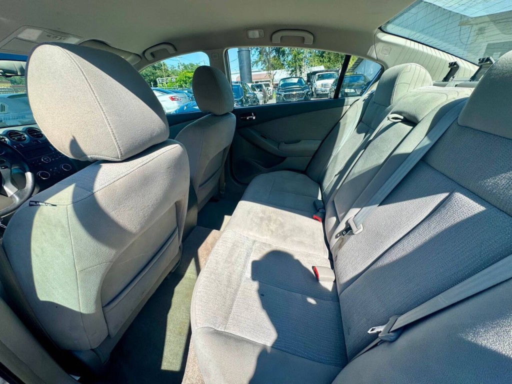 2010 Nissan Altima Image 19