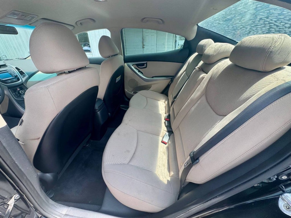 2016 Hyundai Elantra Image 13