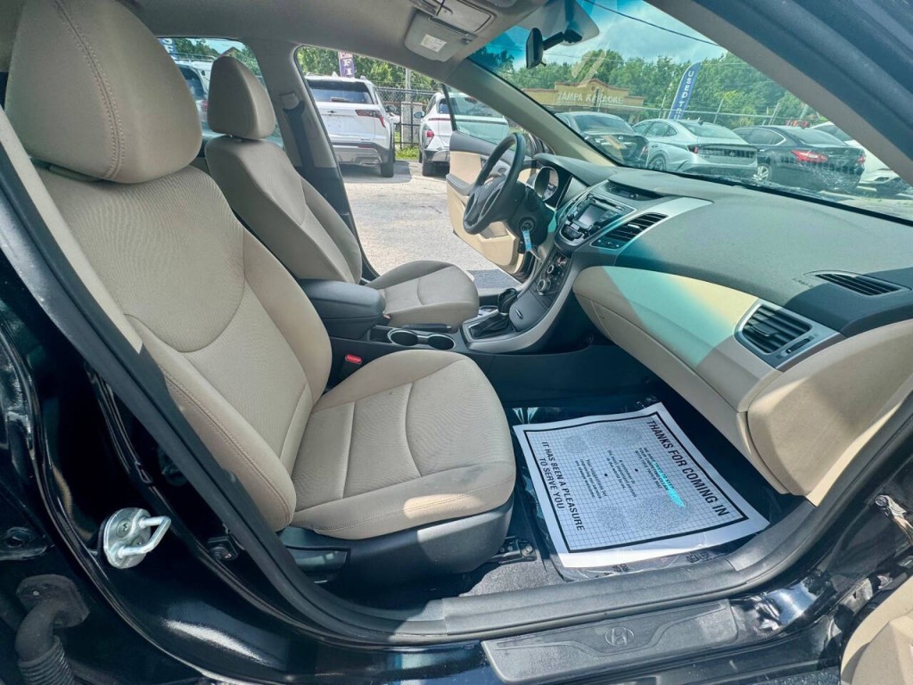 2016 Hyundai Elantra Image 15